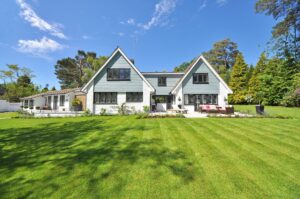 House-exterior home hunting checklist