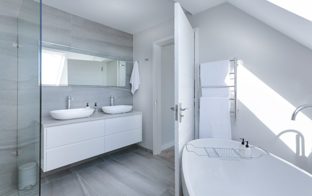 The Ultimate Checklist: List of Things to Do When Moving Into a New Apartment 2 clean